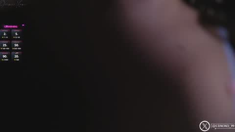 Snapshot of danii_xoxo chatting on December 1, 11:04 pm online show from December 1, 11:04 pm