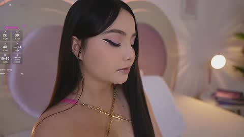 Snapshot of danii_xoxo chatting on December 4, 10:41 pm online show from December 4, 10:41 pm