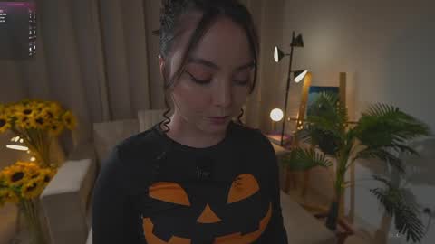 Snapshot of danii_xoxo chatting on October 2, 10:39 pm online show from October 2, 10:39 pm