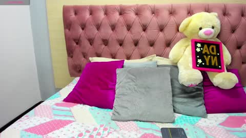 Snapshot of daniibelluci chatting on January 19, 1:43 am DaniiBelluci online show from January 19, 1:43 am