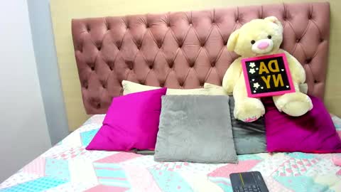 Snapshot of daniibelluci chatting on February 17, 8:52 am DaniiBelluci online show from February 17, 8:52 am