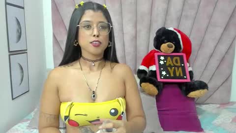 Snapshot of daniibelluci chatting on December 2, 3:34 am DaniiBelluci online show from December 2, 3:34 am