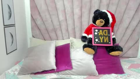 Snapshot of daniibelluci chatting on December 4, 4:44 am DaniiBelluci online show from December 4, 4:44 am