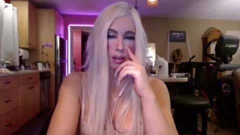 DanikaWhite69 online show from September 17, 6:04 am