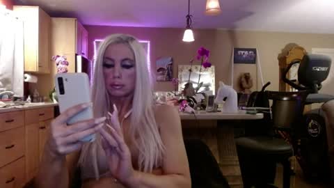 Snapshot of danikawhite69 chatting on May 24, 11:37 am DanikaWhite69 online show from May 24, 11:37 am