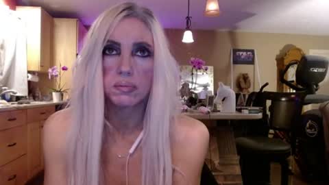 DanikaWhite69 online show from July 18, 1:37 pm