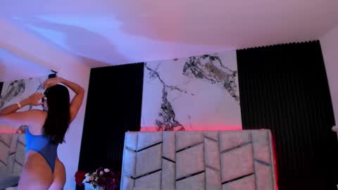 Snapshot of daniphoenixx chatting on October 25, 7:30 pm Dani Phonenix online show from October 25, 7:30 pm