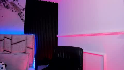 Snapshot of daniphoenixx chatting on October 27, 7:18 pm Dani Phonenix online show from October 27, 7:18 pm