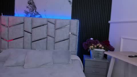 Snapshot of daniphoenixx chatting on November 20, 7:13 pm Dani Phonenix online show from November 20, 7:13 pm