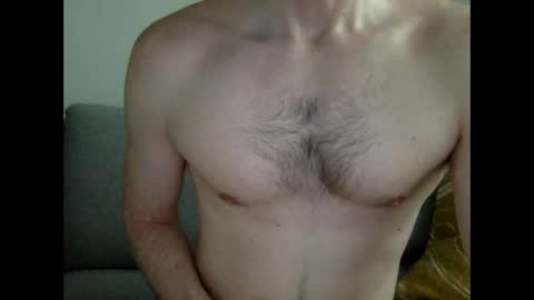 Snapshot of danishguysdicks chatting on June 9, 7:42 am Buzzy online show from June 9, 7:42 am