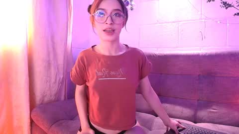 danita_veelz online show from December 1, 8:20 pm