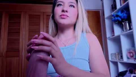 Pau online show from July 30, 3:44 pm