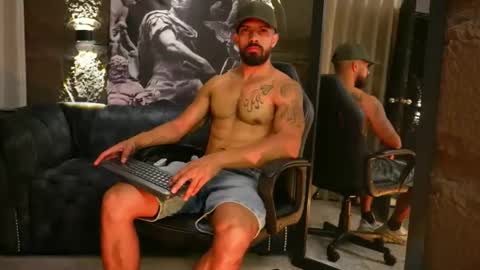 Snapshot of dann_saenz chatting on January 11, 3:50 pm Dann saenz online show from January 11, 3:50 pm