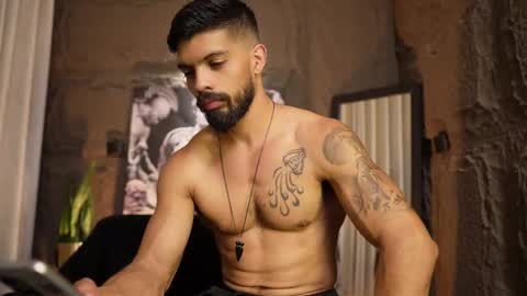 Snapshot of dann_saenz chatting on March 6, 4:25 pm Dann saenz online show from March 6, 4:25 pm