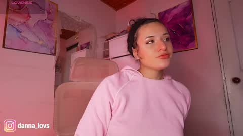 Danna Lovs online show from May 16, 12:15 pm