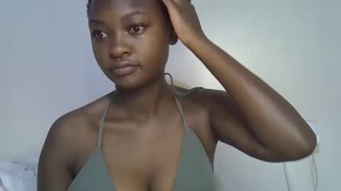 danna_miki online show from December 15, 7:40 pm