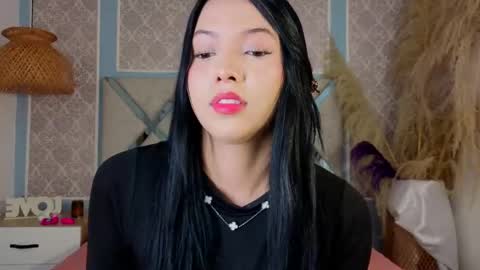 Snapshot of danna_peters chatting on June 1, 7:37 pm danna_peters online show from June 1, 7:37 pm