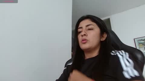 Snapshot of danna_peterson chatting on November 10, 7:46 pm Danna online show from November 10, 7:46 pm