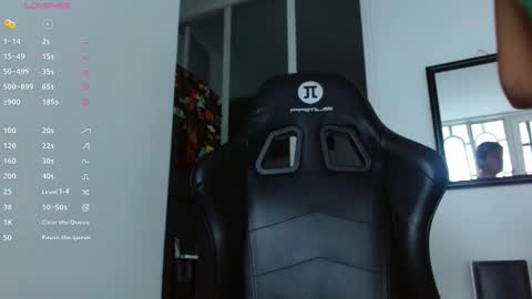 Snapshot of danna_peterson chatting on November 15, 7:10 pm Danna online show from November 15, 7:10 pm