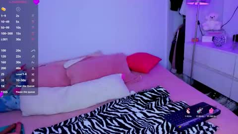 Snapshot of danna_rhodesx chatting on November 25, 7:19 am Danna Rhodes online show from November 25, 7:19 am