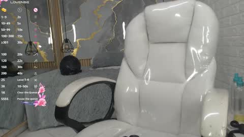 Snapshot of dannacoleman_ chatting on November 20, 8:19 pm danna online show from November 20, 8:19 pm