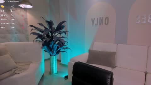 Snapshot of dannacruz_ chatting on December 28, 7:01 pm Danna Cruz online show from December 28, 7:01 pm