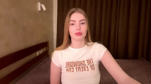 Snapshot of dannamissss chatting on November 27, 8:33 pm dannamissss online show from November 27, 8:33 pm