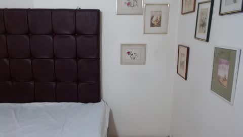 Danna online show from February 11, 5:40 pm