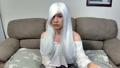 Snapshot of danniielll chatting on November 10, 12:48 pm HilmarZ online show from November 10, 12:48 pm