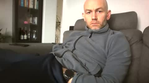 danny81boy online show from April 13, 9:04 am