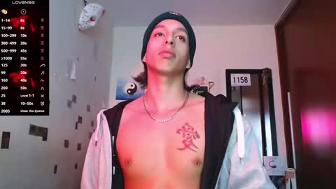 phantom555 online show from December 20, 7:21 pm