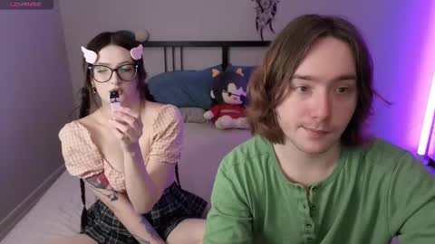 Snapshot of danny_and_ellen chatting on February 5, 6:01 pm danny and ellen online show from February 5, 6:01 pm