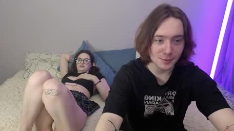 Snapshot of danny_and_ellen chatting on February 12, 5:41 pm danny and ellen online show from February 12, 5:41 pm