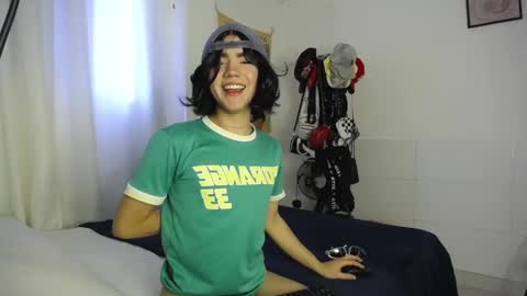 Snapshot of danny_winslow chatting on December 12, 7:59 pm Danny online show from December 12, 7:59 pm