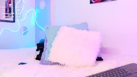 Snapshot of dannyhot__ chatting on October 15, 8:25 am Danny online show from October 15, 8:25 am