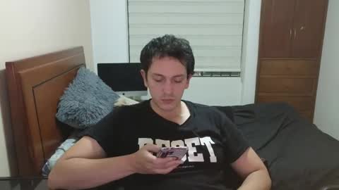 Snapshot of danruiz33 chatting on November 6, 2:34 am Dan online show from November 6, 2:34 am