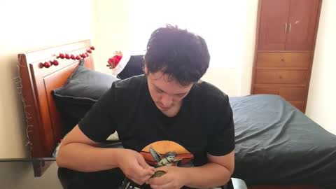 Snapshot of danruiz33 chatting on November 15, 3:52 pm Dan online show from November 15, 3:52 pm