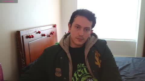 Snapshot of danruiz33 chatting on December 3, 3:32 pm Dan online show from December 3, 3:32 pm