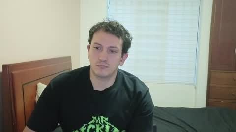 Snapshot of danruiz33 chatting on May 6, 10:59 pm Dan online show from May 6, 10:59 pm