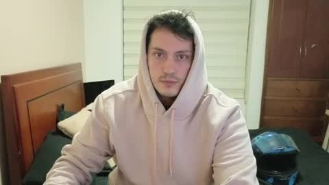 Snapshot of danruiz33 chatting on May 19, 2:18 am Dan online show from May 19, 2:18 am