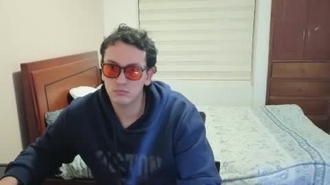 Snapshot of danruiz33 chatting on June 10, 1:39 am Dan online show from June 10, 1:39 am