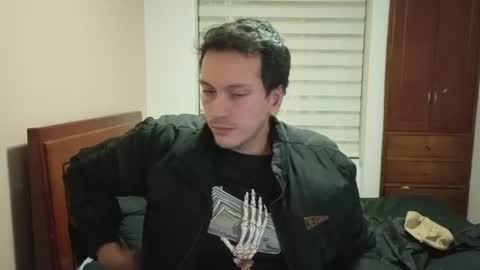 Snapshot of danruiz33 chatting on August 2, 2:21 am Dan online show from August 2, 2:21 am