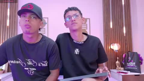 DANTE Y AXEL online show from April 26, 12:25 pm