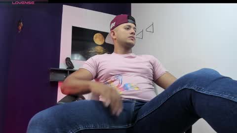 Snapshot of dante_bigboss chatting on March 9, 10:08 am Dante online show from March 9, 10:08 am