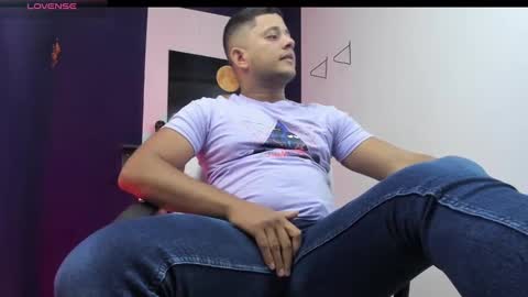 Snapshot of dante_bigboss chatting on March 11, 11:33 am Dante online show from March 11, 11:33 am