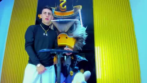 dante_brown1 online show from December 14, 3:56 am