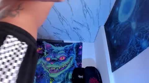 Snapshot of dante_cooper_0 chatting on October 14, 5:52 am dante_cooper_0 online show from October 14, 5:52 am