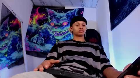 Snapshot of dante_cooper_0 chatting on October 28, 3:32 am dante_cooper_0 online show from October 28, 3:32 am