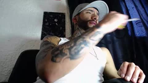 Snapshot of dante_d_angelo_ chatting on September 21, 5:47 pm dante_d_angelo_ online show from September 21, 5:47 pm