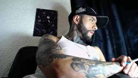 Snapshot of dante_d_angelo_ chatting on September 27, 7:35 am dante_d_angelo_ online show from September 27, 7:35 am
